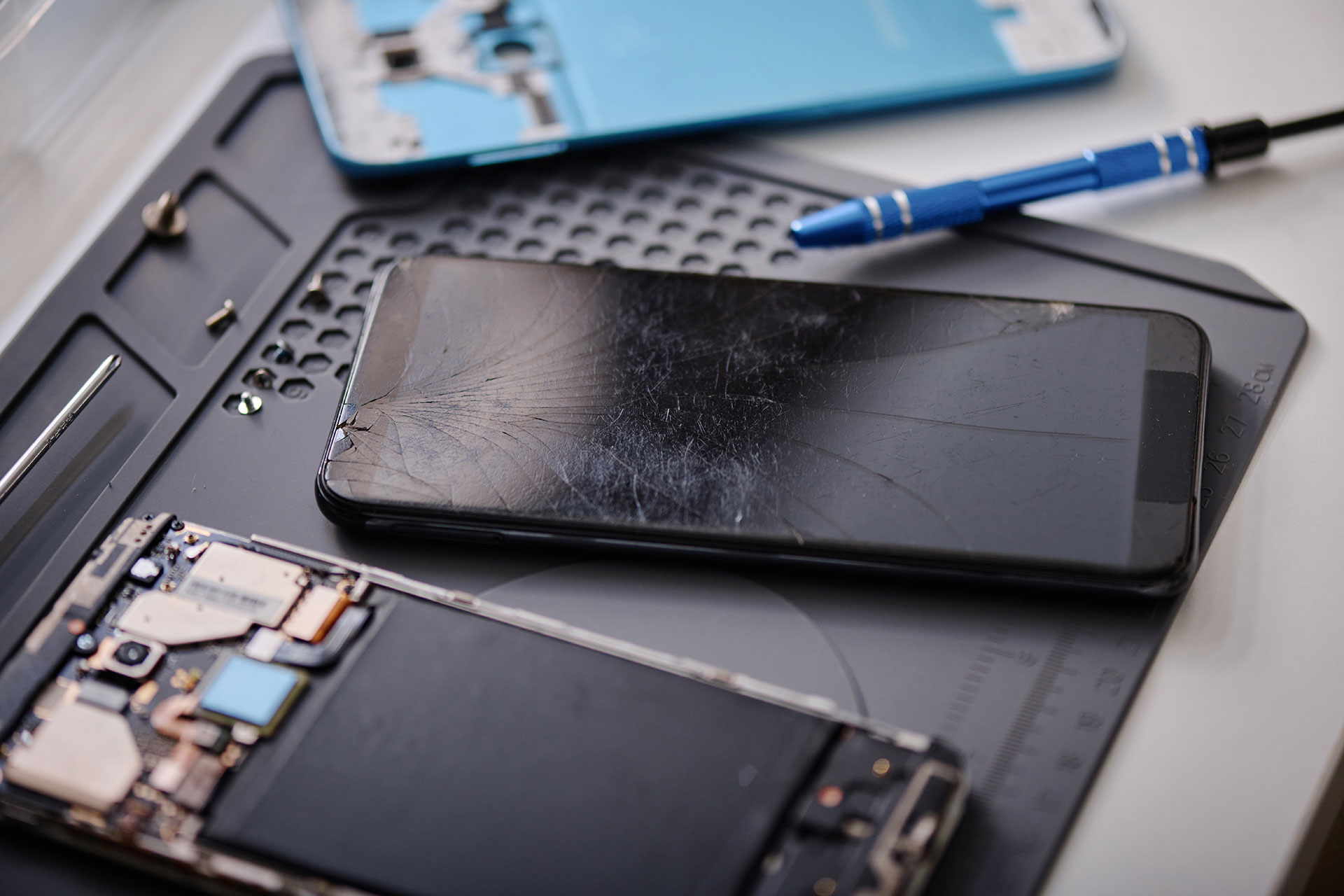 Damaged Phone Data Recovery Colorado - Golden Data Recovery professional service in Colorado